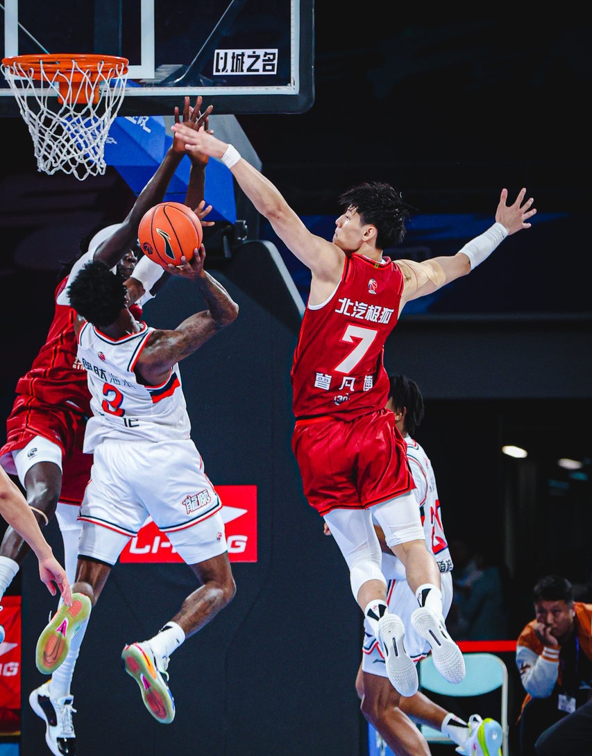 开云体育下载-赛地聚焦——欧篮联冲刺阶段热度飙升，广东宏远篮板制胜，目标明确，年轻球员得到机会的简单介绍